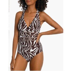 🌷La Blanca Fierce Cross Back One-Piece Swimsuit Color JAVA